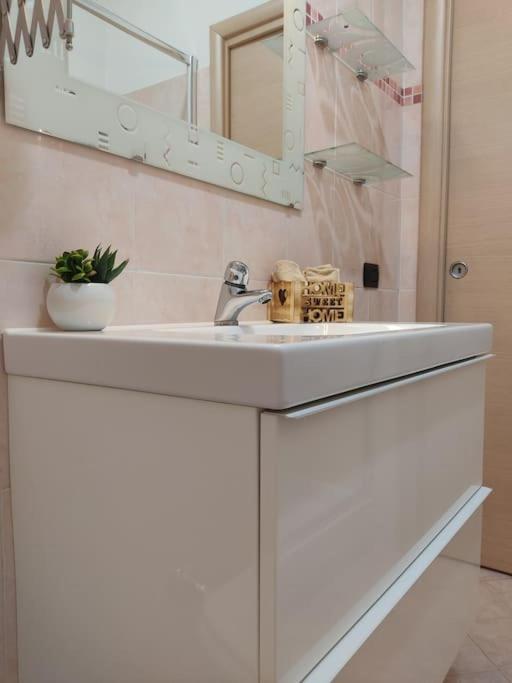 Ross House Apartment Fiumicino Ngoại thất bức ảnh